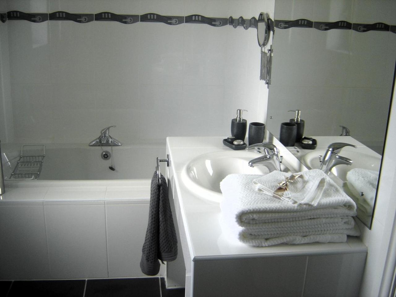 Fuchsia Lodge - New Luxury 5* Beachside Lodge With Sauna - 4 Beds Ensuite - Spectacular Location Уотървил Екстериор снимка